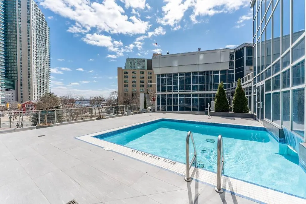 Toronto Views ~ Pool ~ Bbq ~ Harbourfront ~ Wifi Apartment 0*,  Canada