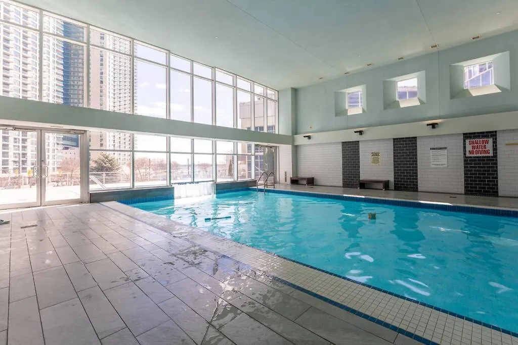 Toronto Views ~ Pool ~ Bbq ~ Harbourfront ~ Wifi公寓 加拿大