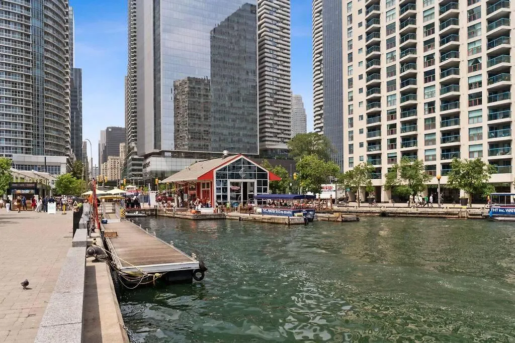 Toronto Views ~ Pool ~ Bbq ~ Harbourfront ~ Wifi公寓 加拿大